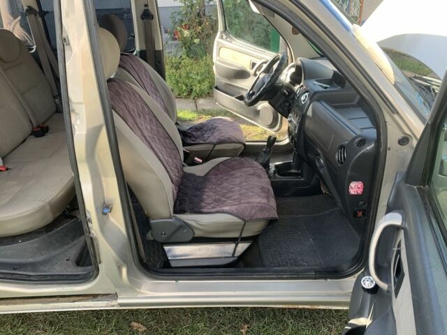 Серый Ситроен Берлинго, объемом двигателя 1.6 л и пробегом 320 тыс. км за 3500 $, фото 8 на Automoto.ua