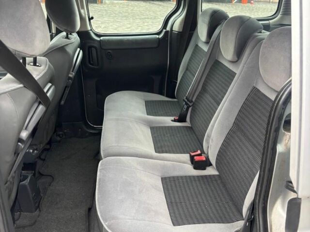 Сірий Сітроен Берлінго, об'ємом двигуна 1.6 л та пробігом 250 тис. км за 2100 $, фото 7 на Automoto.ua