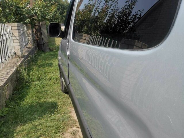 Серый Ситроен Берлинго, объемом двигателя 2 л и пробегом 333 тыс. км за 3000 $, фото 3 на Automoto.ua