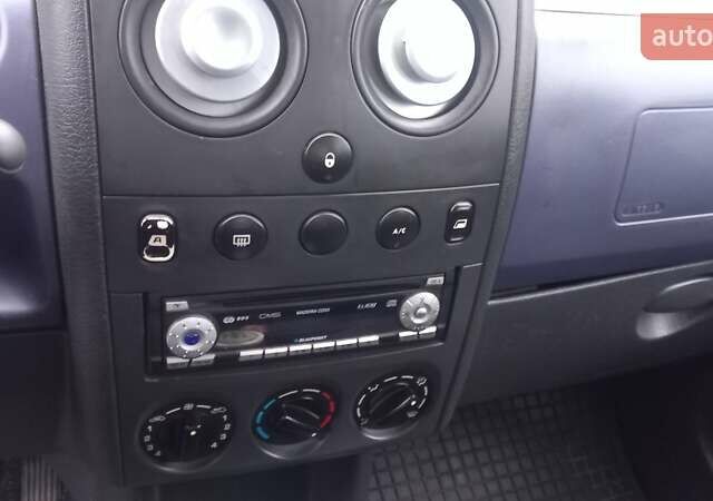 Серый Ситроен Берлинго, объемом двигателя 1.59 л и пробегом 220 тыс. км за 4600 $, фото 11 на Automoto.ua