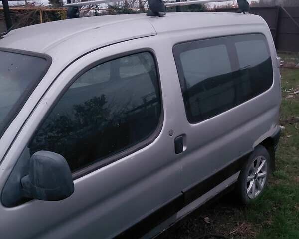 Серый Ситроен Берлинго, объемом двигателя 1.9 л и пробегом 200 тыс. км за 1600 $, фото 1 на Automoto.ua
