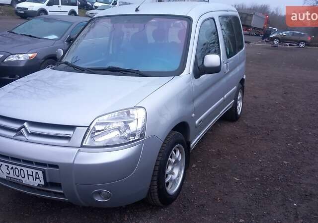 Серый Ситроен Берлинго, объемом двигателя 1.59 л и пробегом 220 тыс. км за 4600 $, фото 20 на Automoto.ua