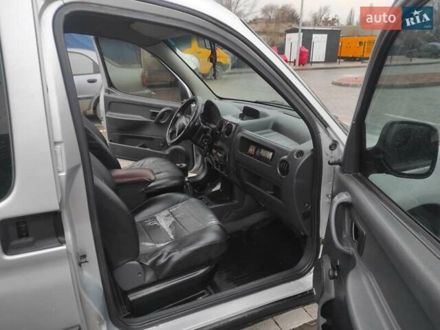 Сірий Сітроен Берлінго, об'ємом двигуна 1.9 л та пробігом 300 тис. км за 2399 $, фото 11 на Automoto.ua