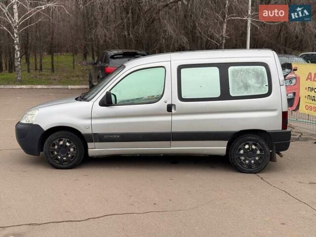 Серый Ситроен Берлинго, объемом двигателя 1.9 л и пробегом 249 тыс. км за 2750 $, фото 4 на Automoto.ua