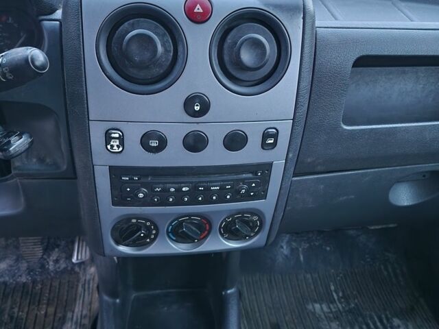 Сірий Сітроен Берлінго, об'ємом двигуна 1.9 л та пробігом 390 тис. км за 1600 $, фото 10 на Automoto.ua