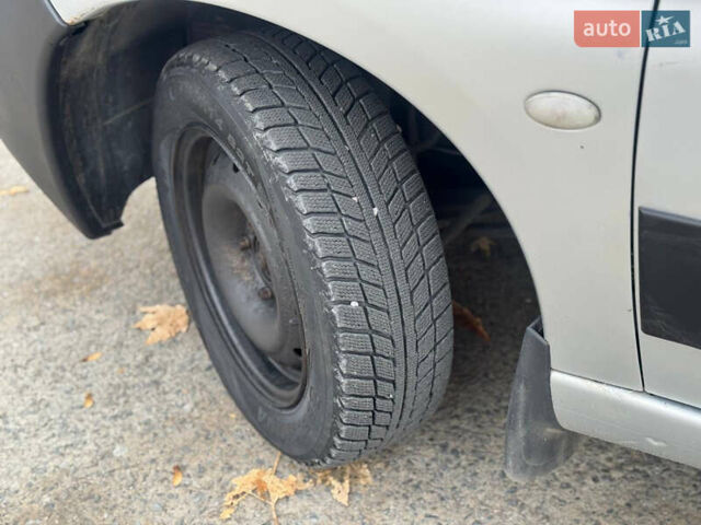 Сітроен Берлінго 2004 у Житомирі на Automoto.ua Сірий Сітроен Берлінго, об'ємом двигуна 1.4 л та пробігом 250 тис. км за 2900 $, фото 4 на Automoto.ua