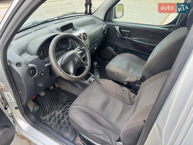 Сітроен Берлінго 2004 у Житомирі на Automoto.ua Сірий Сітроен Берлінго, об'ємом двигуна 1.4 л та пробігом 250 тис. км за 2900 $, фото 10 на Automoto.ua