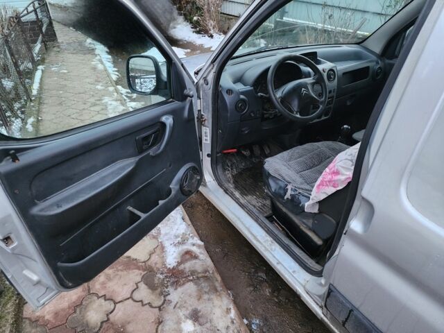 Серый Ситроен Берлинго, объемом двигателя 1.9 л и пробегом 390 тыс. км за 1400 $, фото 6 на Automoto.ua