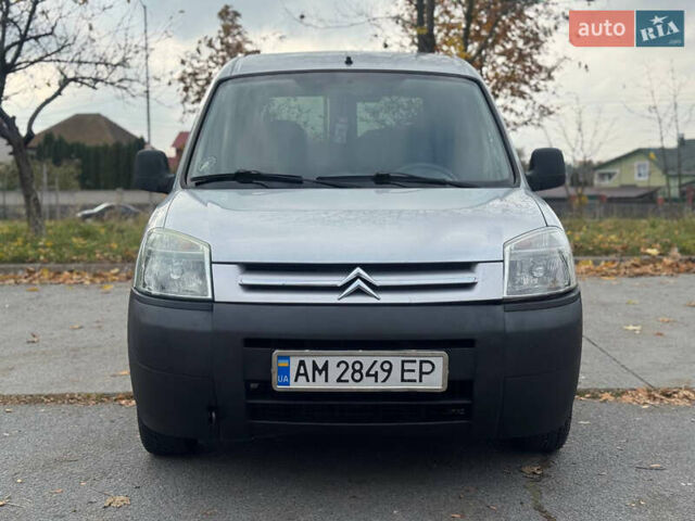 Сітроен Берлінго 2004 у Житомирі на Automoto.ua Сірий Сітроен Берлінго, об'ємом двигуна 1.4 л та пробігом 250 тис. км за 2900 $, фото 3 на Automoto.ua