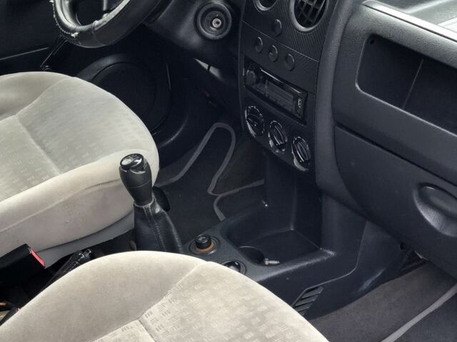 Ситроен Берлинго 2005 в Луцке на Automoto.ua Серый Ситроен Берлинго, объемом двигателя 2 л и пробегом 3 тыс. км за 4192 $, фото 5 на Automoto.ua