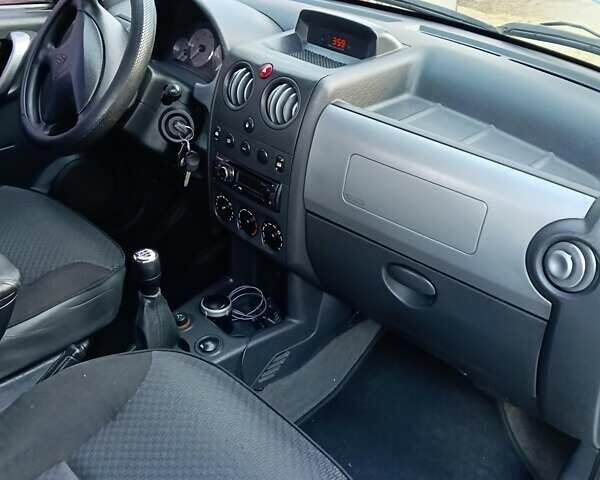 Серый Ситроен Берлинго, объемом двигателя 1.4 л и пробегом 470 тыс. км за 4500 $, фото 53 на Automoto.ua