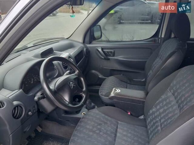 Серый Ситроен Берлинго, объемом двигателя 1.87 л и пробегом 277 тыс. км за 4300 $, фото 3 на Automoto.ua