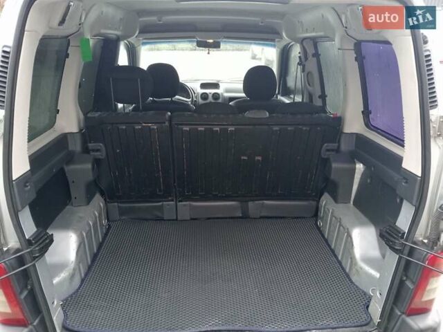 Серый Ситроен Берлинго, объемом двигателя 1.87 л и пробегом 277 тыс. км за 4300 $, фото 10 на Automoto.ua