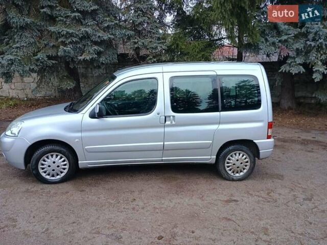 Серый Ситроен Берлинго, объемом двигателя 1.36 л и пробегом 238 тыс. км за 3600 $, фото 1 на Automoto.ua