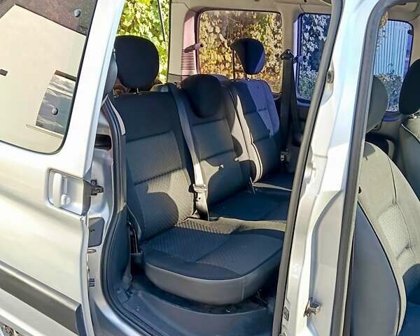 Серый Ситроен Берлинго, объемом двигателя 1.4 л и пробегом 470 тыс. км за 4500 $, фото 34 на Automoto.ua