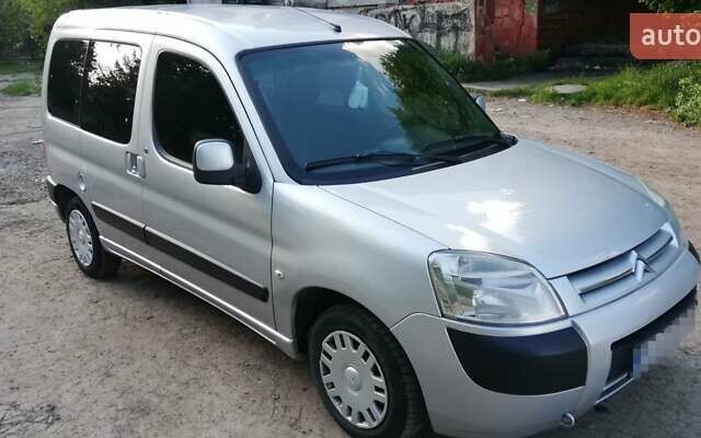 Серый Ситроен Берлинго, объемом двигателя 1.6 л и пробегом 480 тыс. км за 3500 $, фото 1 на Automoto.ua