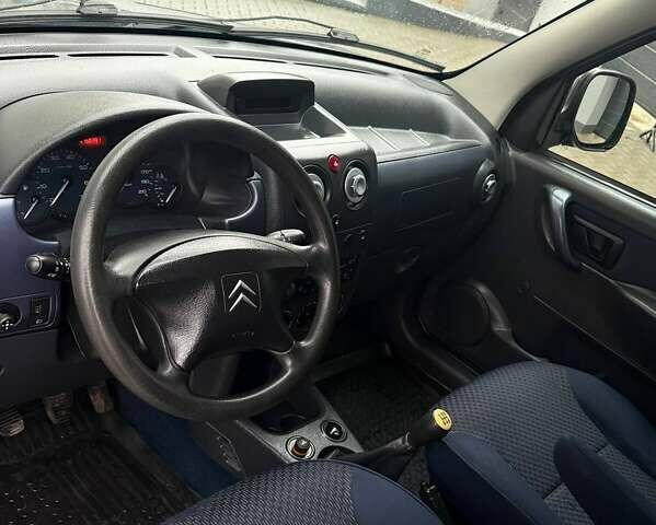 Серый Ситроен Берлинго, объемом двигателя 1.59 л и пробегом 158 тыс. км за 4999 $, фото 16 на Automoto.ua