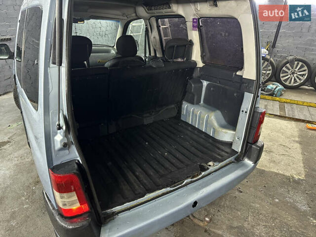 Серый Ситроен Берлинго, объемом двигателя 1.4 л и пробегом 350 тыс. км за 2950 $, фото 5 на Automoto.ua