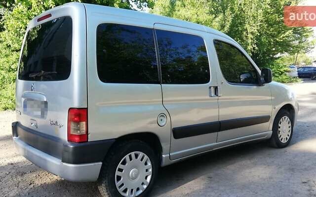 Серый Ситроен Берлинго, объемом двигателя 1.6 л и пробегом 480 тыс. км за 3500 $, фото 2 на Automoto.ua