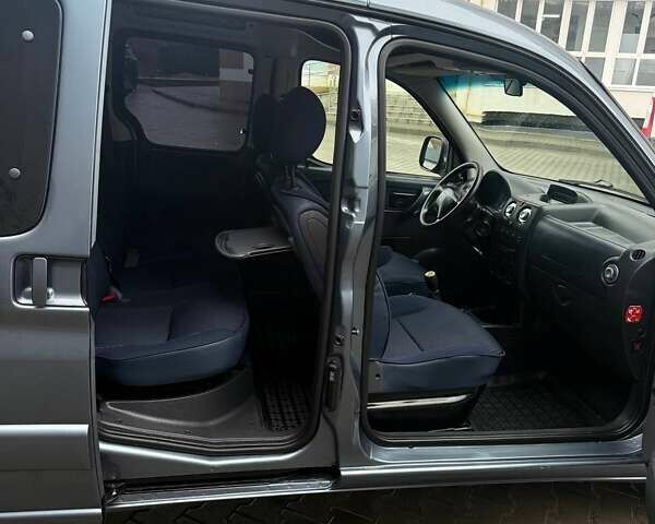 Серый Ситроен Берлинго, объемом двигателя 1.59 л и пробегом 158 тыс. км за 4999 $, фото 20 на Automoto.ua