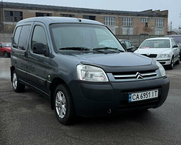 Серый Ситроен Берлинго, объемом двигателя 1.56 л и пробегом 219 тыс. км за 4450 $, фото 2 на Automoto.ua