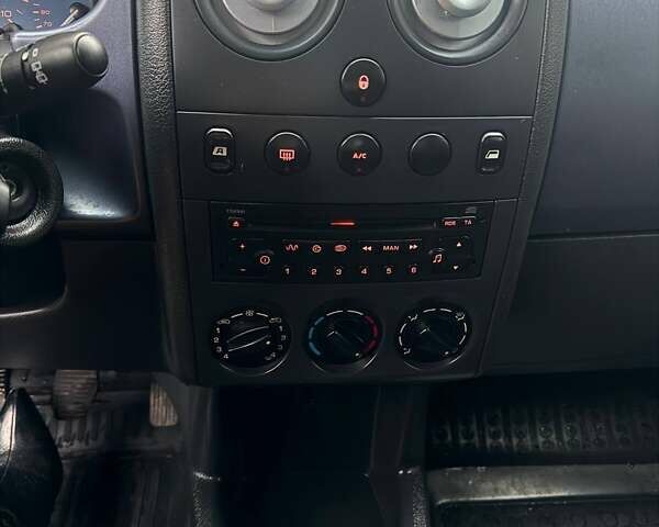 Серый Ситроен Берлинго, объемом двигателя 1.59 л и пробегом 158 тыс. км за 4999 $, фото 10 на Automoto.ua