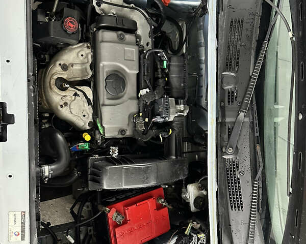 Серый Ситроен Берлинго, объемом двигателя 1.4 л и пробегом 350 тыс. км за 2950 $, фото 7 на Automoto.ua