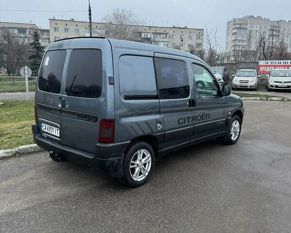 Серый Ситроен Берлинго, объемом двигателя 1.56 л и пробегом 219 тыс. км за 4450 $, фото 5 на Automoto.ua