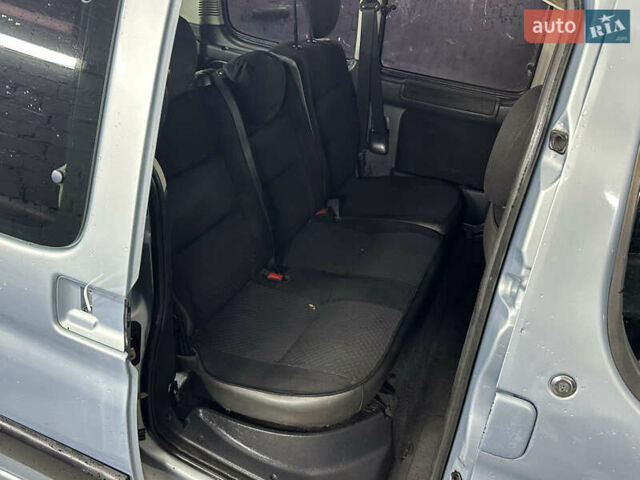 Серый Ситроен Берлинго, объемом двигателя 1.4 л и пробегом 350 тыс. км за 2950 $, фото 10 на Automoto.ua