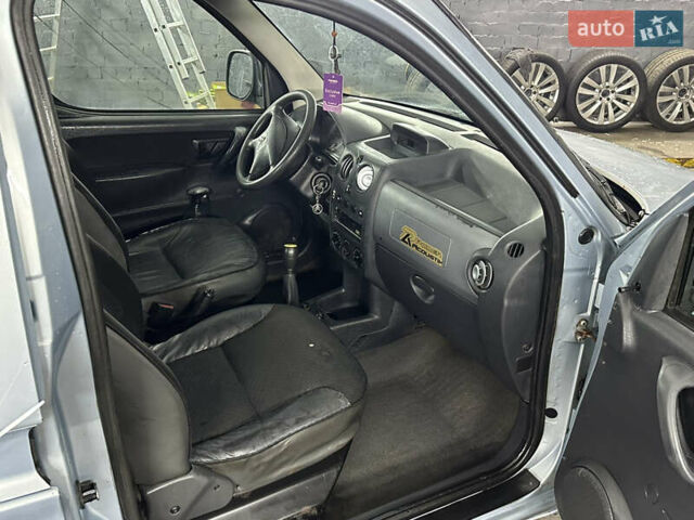 Серый Ситроен Берлинго, объемом двигателя 1.4 л и пробегом 350 тыс. км за 2950 $, фото 9 на Automoto.ua