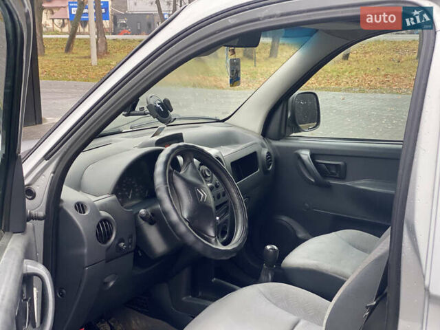 Сірий Сітроен Берлінго, об'ємом двигуна 1.56 л та пробігом 300 тис. км за 2500 $, фото 9 на Automoto.ua