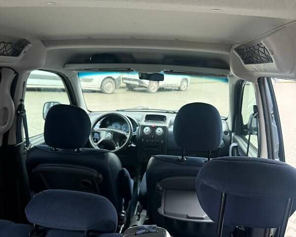 Серый Ситроен Берлинго, объемом двигателя 1.59 л и пробегом 158 тыс. км за 4999 $, фото 18 на Automoto.ua
