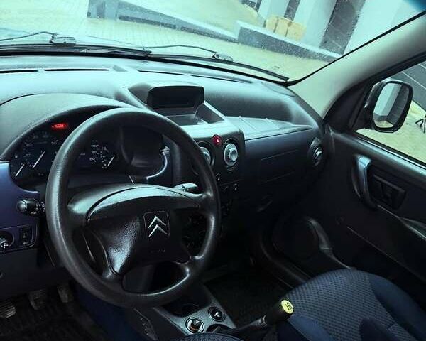 Серый Ситроен Берлинго, объемом двигателя 1.59 л и пробегом 158 тыс. км за 4999 $, фото 1 на Automoto.ua