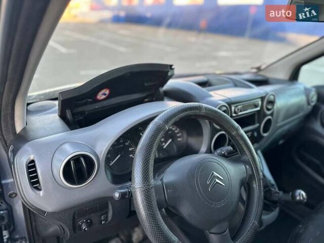 Сітроен Берлінго 2008 у Нововолинськ на Automoto.ua Сірий Сітроен Берлінго, об'ємом двигуна 1.6 л та пробігом 191 тис. км за 5900 $, фото 50 на Automoto.ua