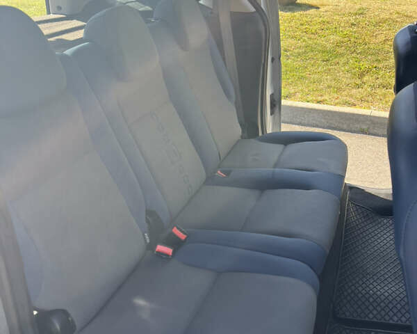 Серый Ситроен Берлинго, объемом двигателя 1.6 л и пробегом 289 тыс. км за 5800 $, фото 8 на Automoto.ua