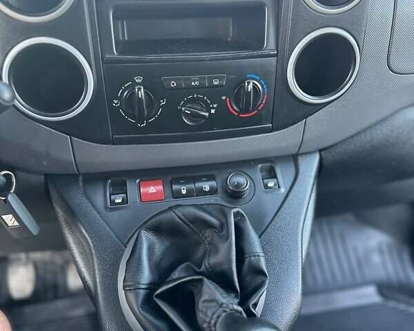 Сітроен Берлінго 2008 у Нововолинськ на Automoto.ua Сірий Сітроен Берлінго, об'ємом двигуна 1.6 л та пробігом 191 тис. км за 5900 $, фото 41 на Automoto.ua