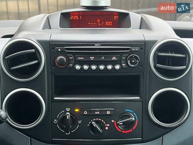 Серый Ситроен Берлинго, объемом двигателя 1.56 л и пробегом 299 тыс. км за 6490 $, фото 19 на Automoto.ua