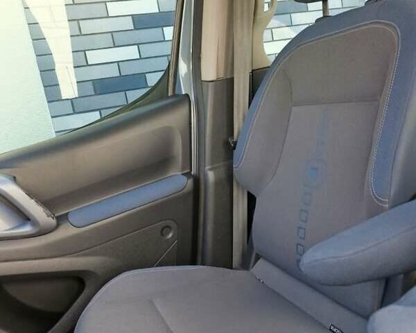 Серый Ситроен Берлинго, объемом двигателя 1.56 л и пробегом 298 тыс. км за 6400 $, фото 27 на Automoto.ua