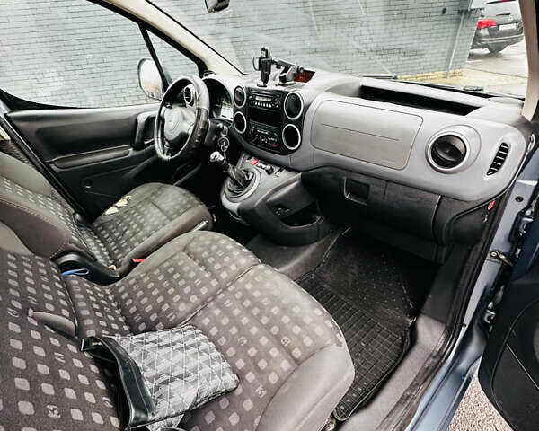 Сірий Сітроен Берлінго, об'ємом двигуна 1.6 л та пробігом 349 тис. км за 4499 $, фото 12 на Automoto.ua