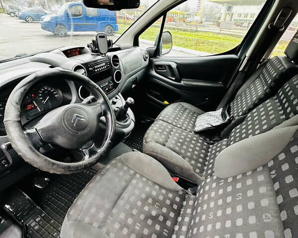 Сірий Сітроен Берлінго, об'ємом двигуна 1.6 л та пробігом 349 тис. км за 4499 $, фото 17 на Automoto.ua