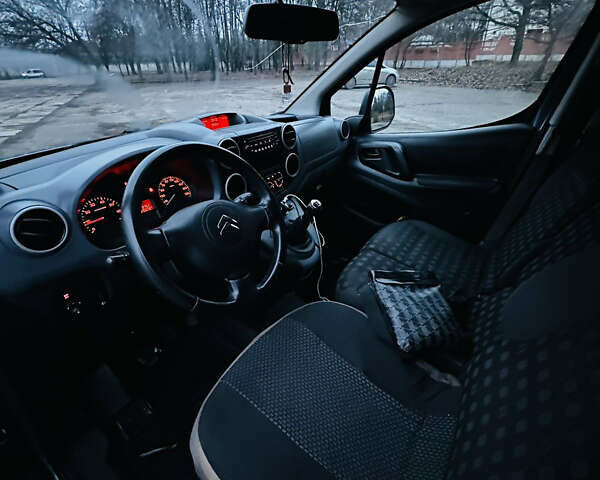 Серый Ситроен Берлинго, объемом двигателя 1.56 л и пробегом 350 тыс. км за 4500 $, фото 6 на Automoto.ua