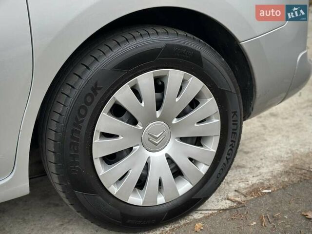 Серый Ситроен Берлинго, объемом двигателя 1.6 л и пробегом 251 тыс. км за 7499 $, фото 66 на Automoto.ua