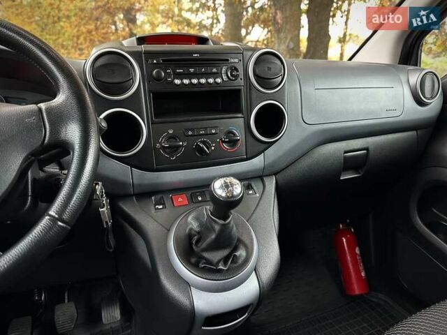 Серый Ситроен Берлинго, объемом двигателя 1.6 л и пробегом 251 тыс. км за 7499 $, фото 56 на Automoto.ua