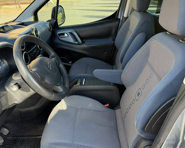 Серый Ситроен Берлинго, объемом двигателя 1.6 л и пробегом 182 тыс. км за 7000 $, фото 17 на Automoto.ua