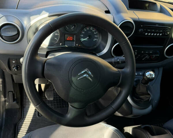 Серый Ситроен Берлинго, объемом двигателя 1.6 л и пробегом 182 тыс. км за 7000 $, фото 18 на Automoto.ua