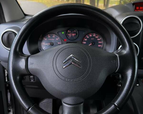 Серый Ситроен Берлинго, объемом двигателя 1.6 л и пробегом 251 тыс. км за 7499 $, фото 58 на Automoto.ua