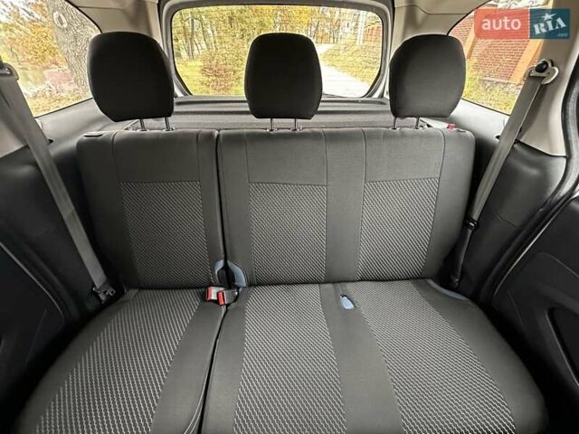 Серый Ситроен Берлинго, объемом двигателя 1.6 л и пробегом 251 тыс. км за 7499 $, фото 63 на Automoto.ua