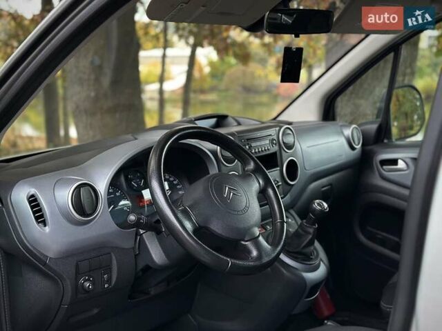 Серый Ситроен Берлинго, объемом двигателя 1.6 л и пробегом 251 тыс. км за 7499 $, фото 42 на Automoto.ua