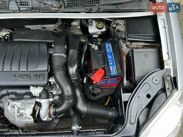 Сірий Сітроен Берлінго, об'ємом двигуна 1.6 л та пробігом 179 тис. км за 2000 $, фото 15 на Automoto.ua