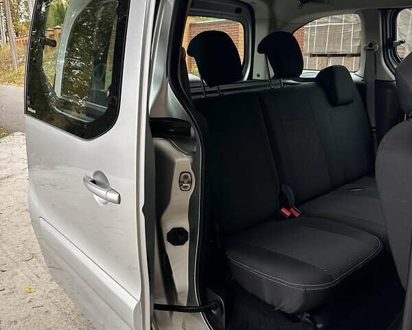 Серый Ситроен Берлинго, объемом двигателя 1.6 л и пробегом 251 тыс. км за 7499 $, фото 40 на Automoto.ua